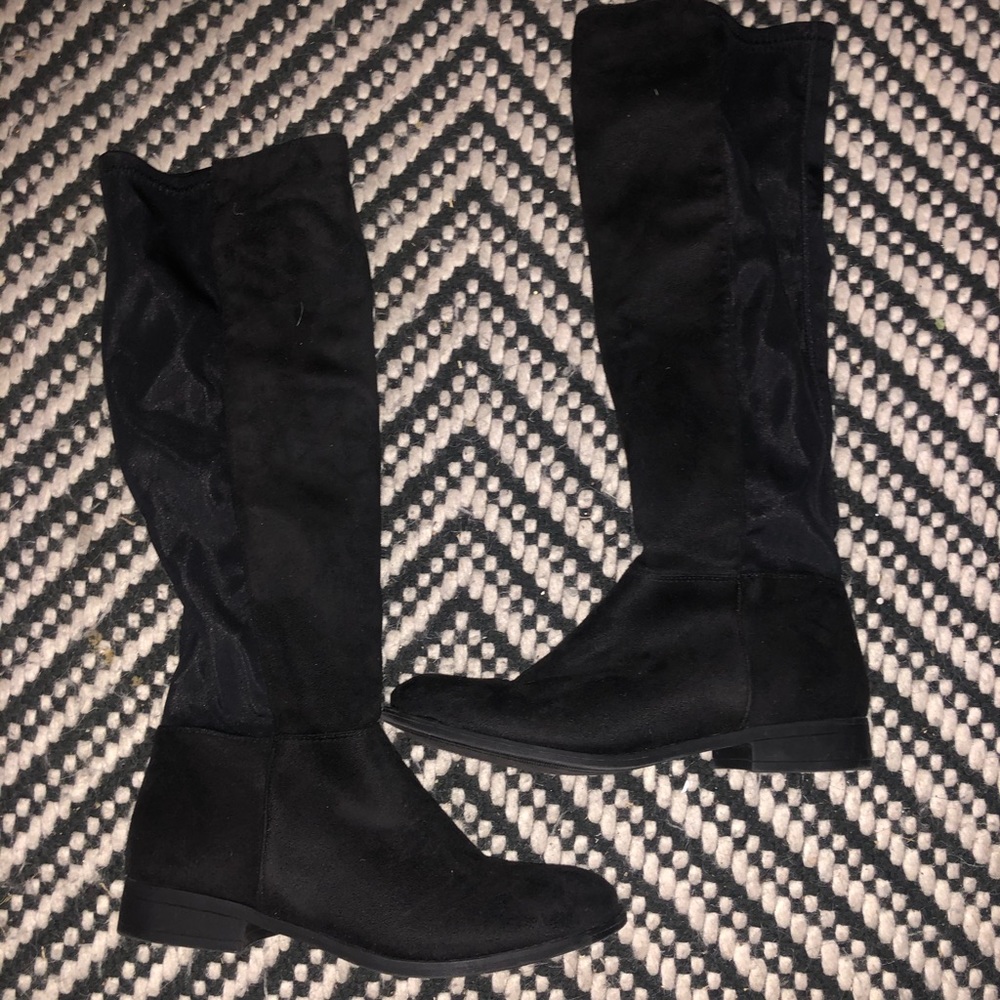 Knee high boots 👢